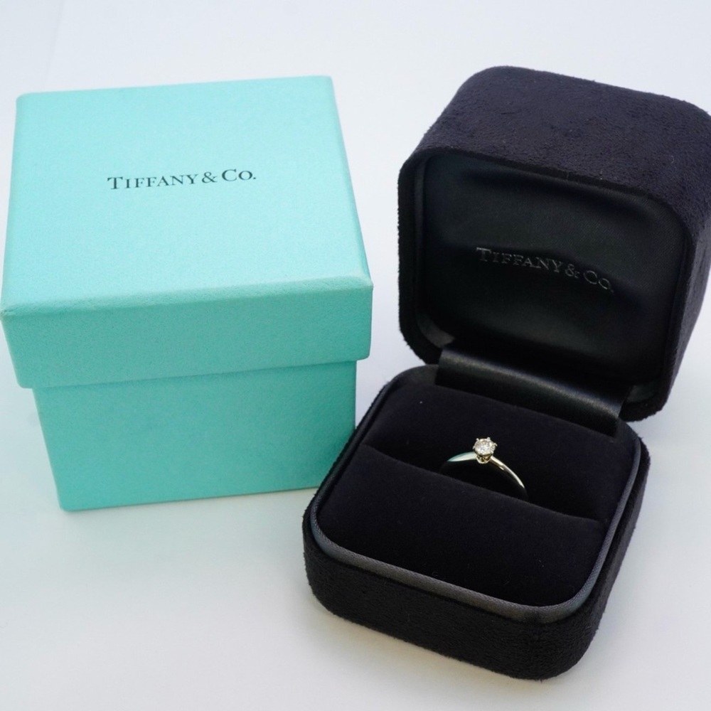 Tiffany & Co. Platinum Diamond Solitaire Ring - 0.23 Ct. Certificate & Box Sz. 5 - Picture 4 of 14
